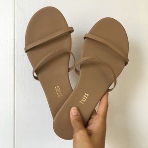 TKEES Gemma Slides Brand New Size 9